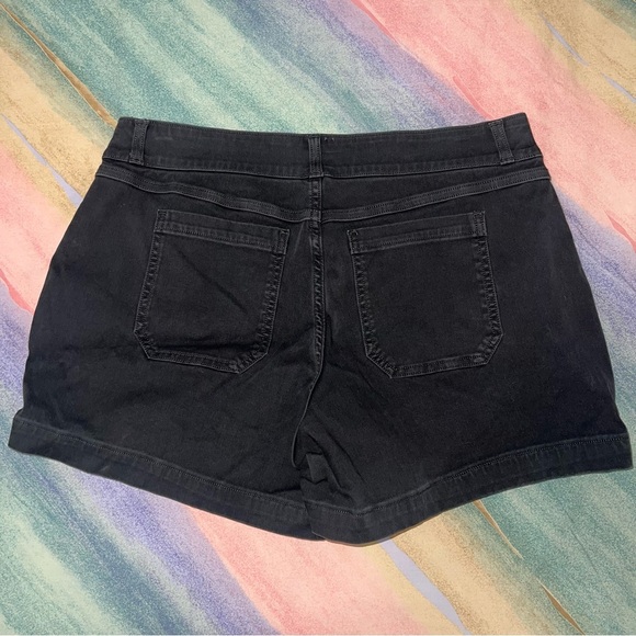 SPANX On-the-Go Shorts size L Pull On Stretch - Picture 3 of 3